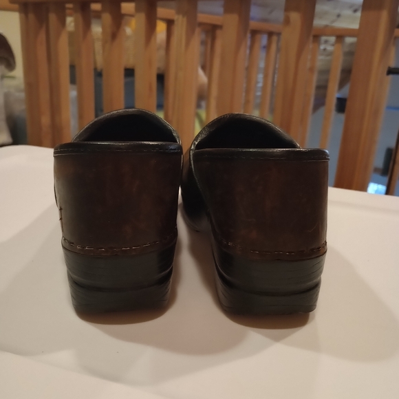 🔥CLOSING SALE DANSKO BROWN DISTRESSED Clogs sz38 - Picture 10 of 10